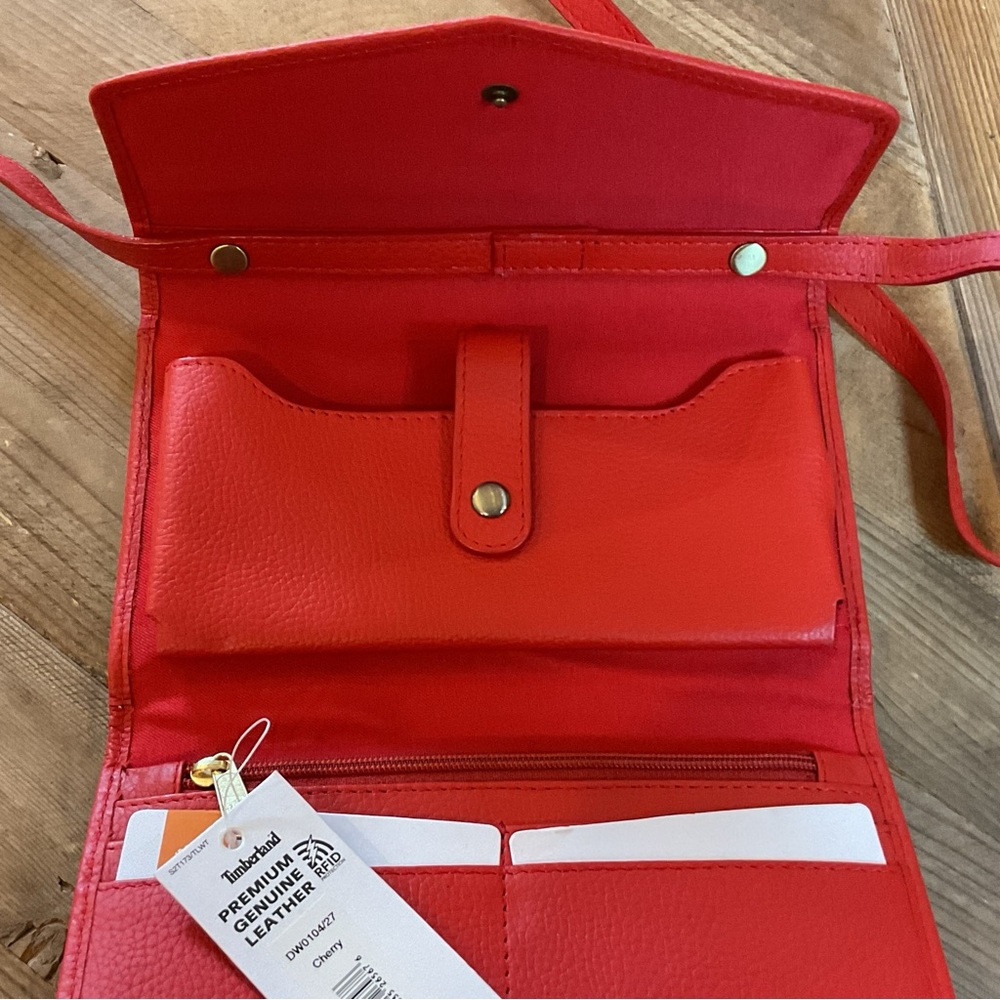 Timberland Cherry Red Leather Crossbody Phone Wallet‎ NWT - Picture 7 of 10